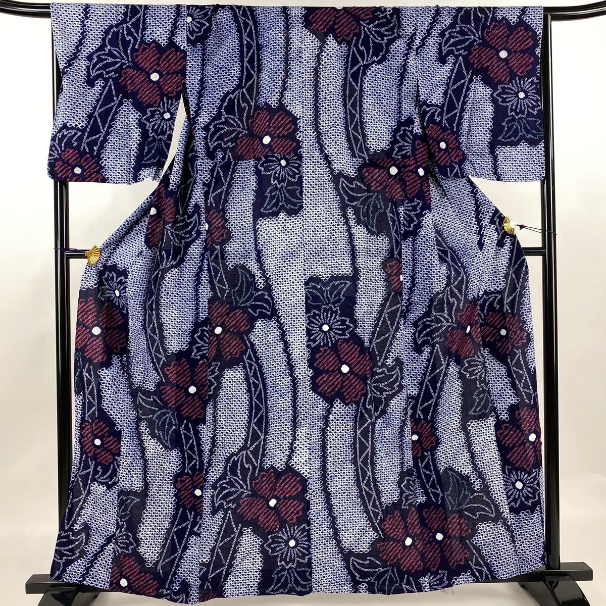 浴衣 身丈159cm 裄丈66.5cm M 絞り浴衣 桜 幾何学 濃紺 綿 名品