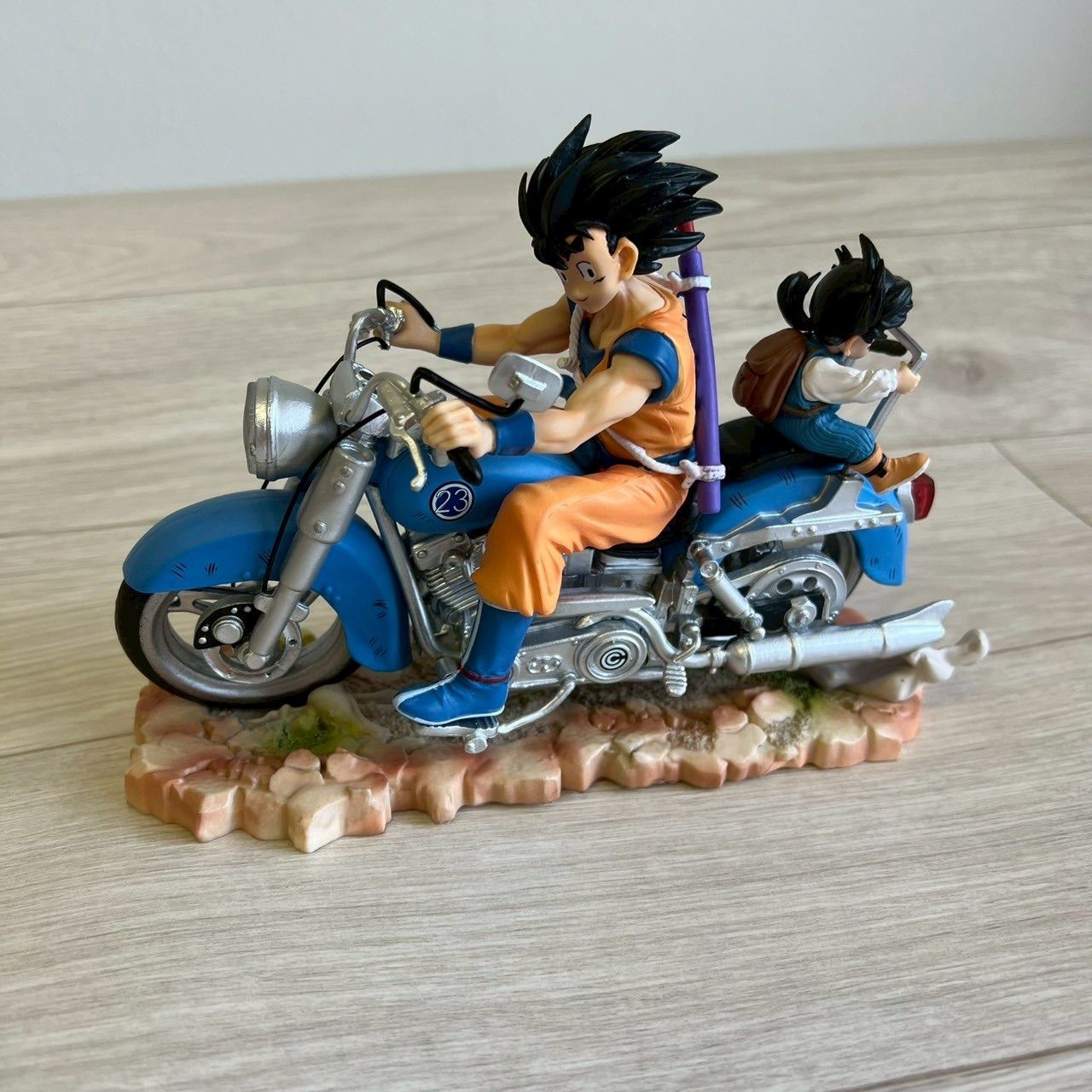 ⭐️超超フォロー割　ドラゴンボール 人気キャラクター フィギュア2点セット 超フォロー割 ドラゴンボール 悟空と悟飯 バイク フィギュア