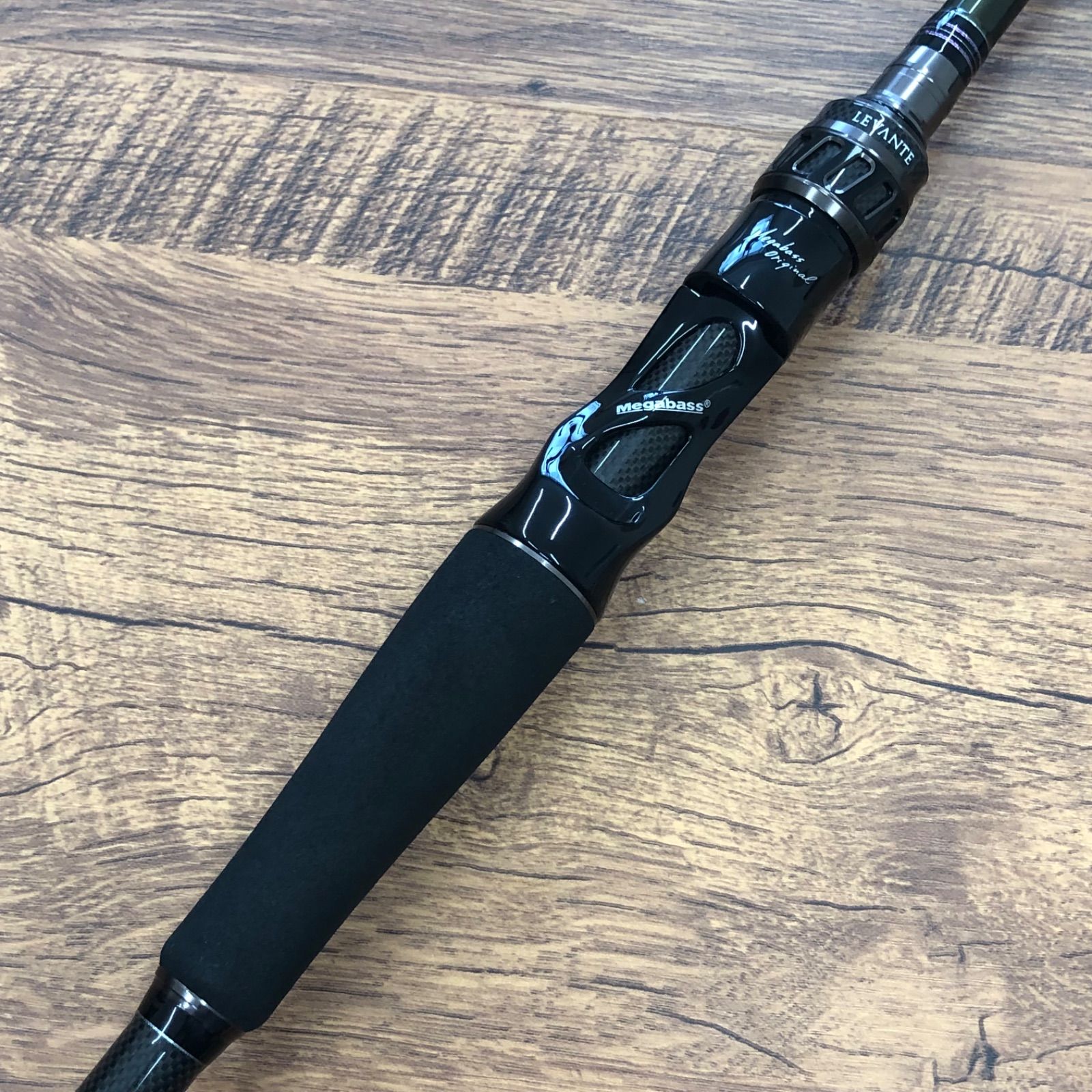 LEVANTE ワンピースモデル