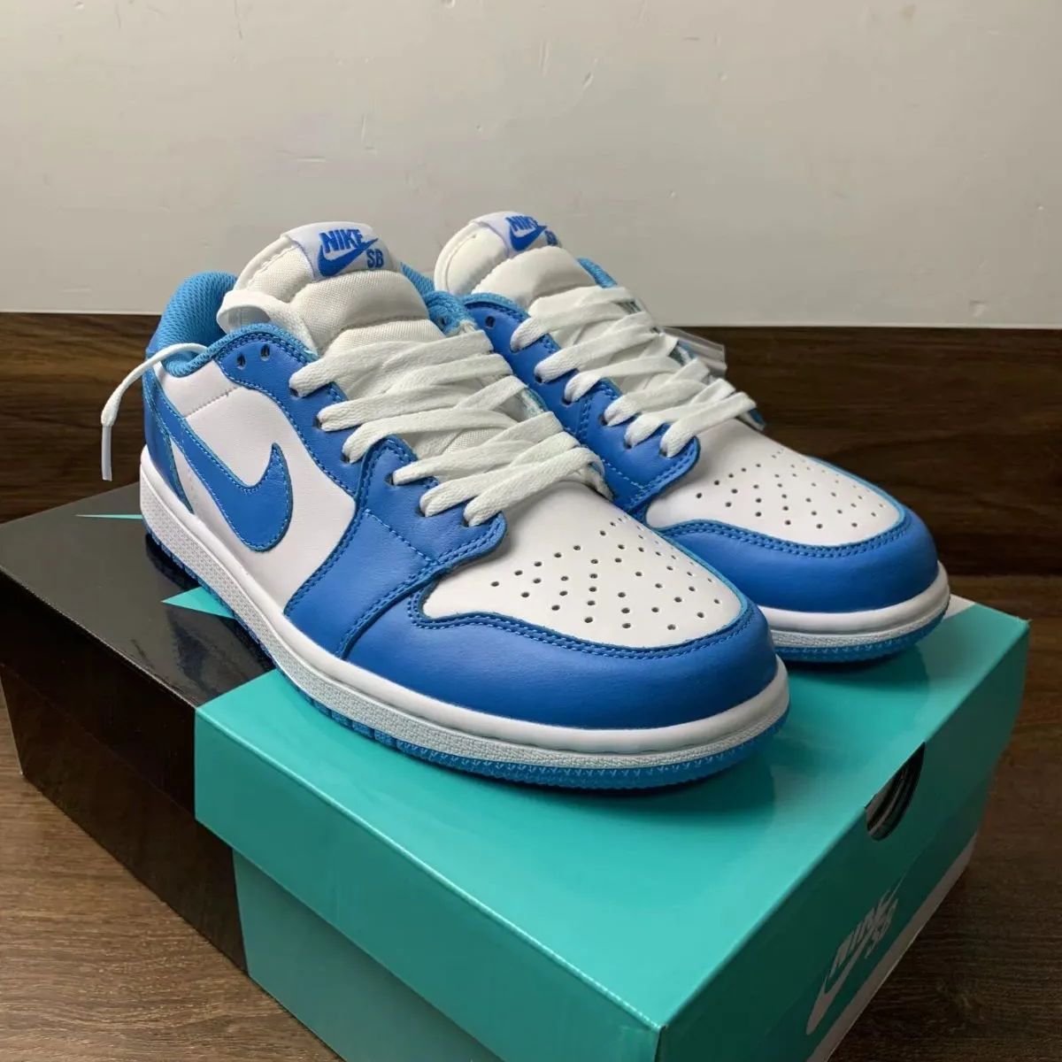 ナイキnike sb x Jordan Air Jord an 1 Lowスニーカー