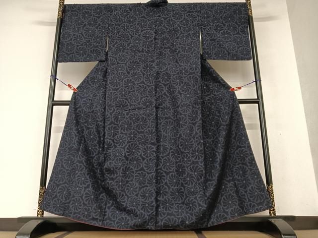 平和屋着物●結城紬　80亀甲　花尽し　正絹　逸品　AAAW9250zg 平和屋着物○結城紬 80亀甲 花尽し 正絹 逸品 AAAW9250zg - メルカリ