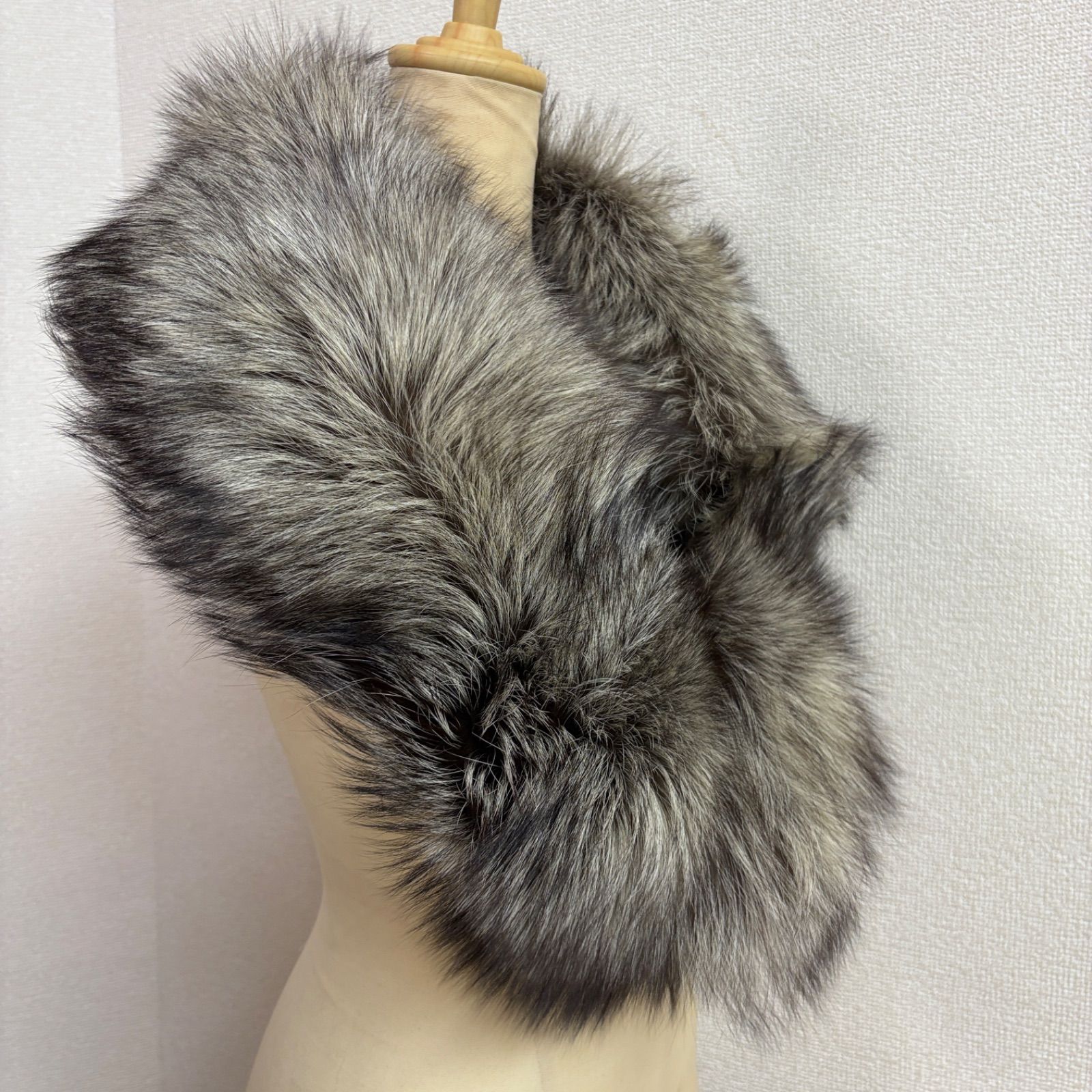 SAGA FOX Superb Quality Ranched Fox Cizenne ファーショール