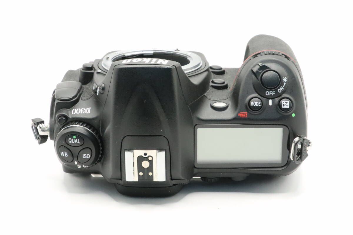 ☆極美品☆Nikon ニコン D300 ボディ 付属品多数 元箱☆バッテリー