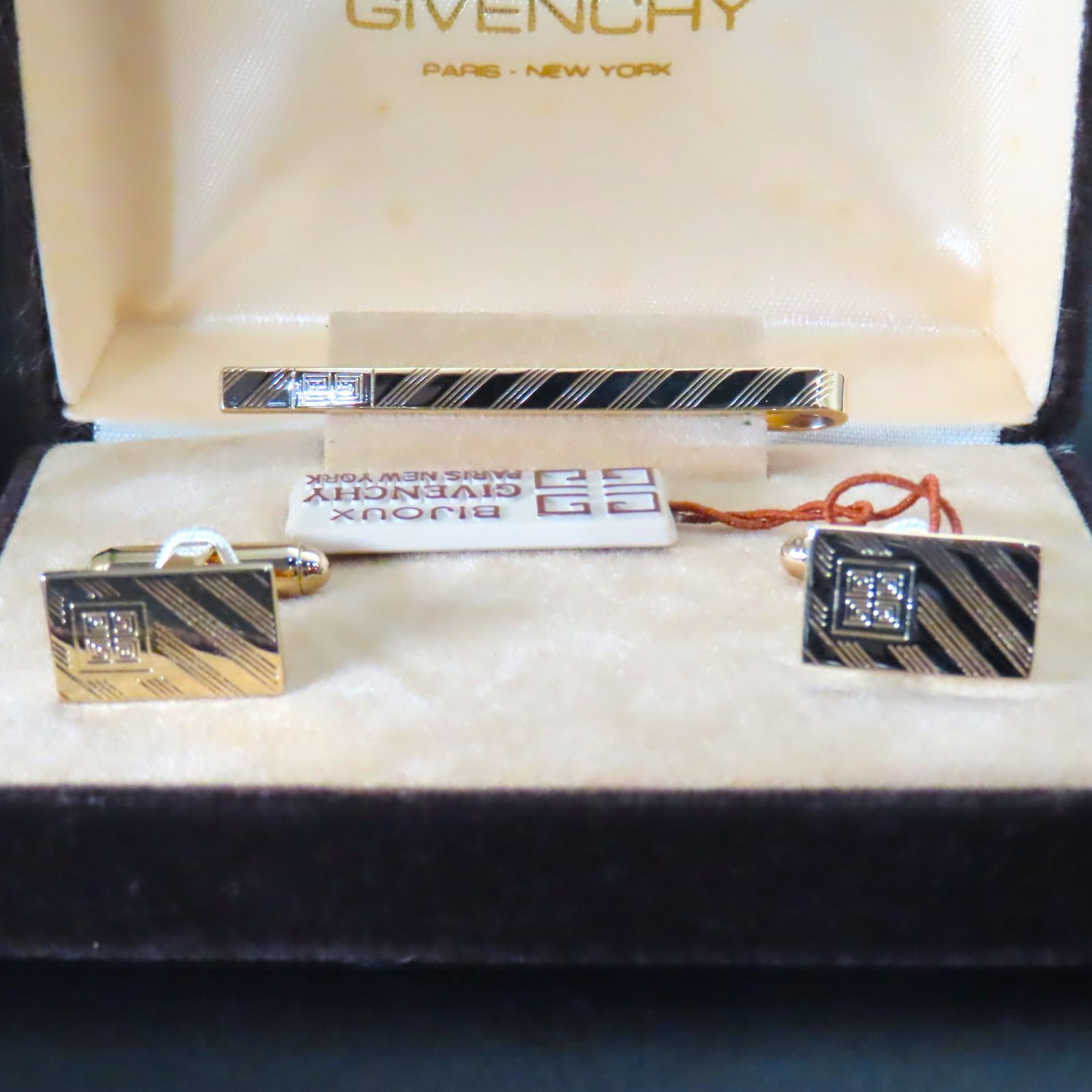 GIVENCHY 美品 面倒臭かっ ネクタイピン