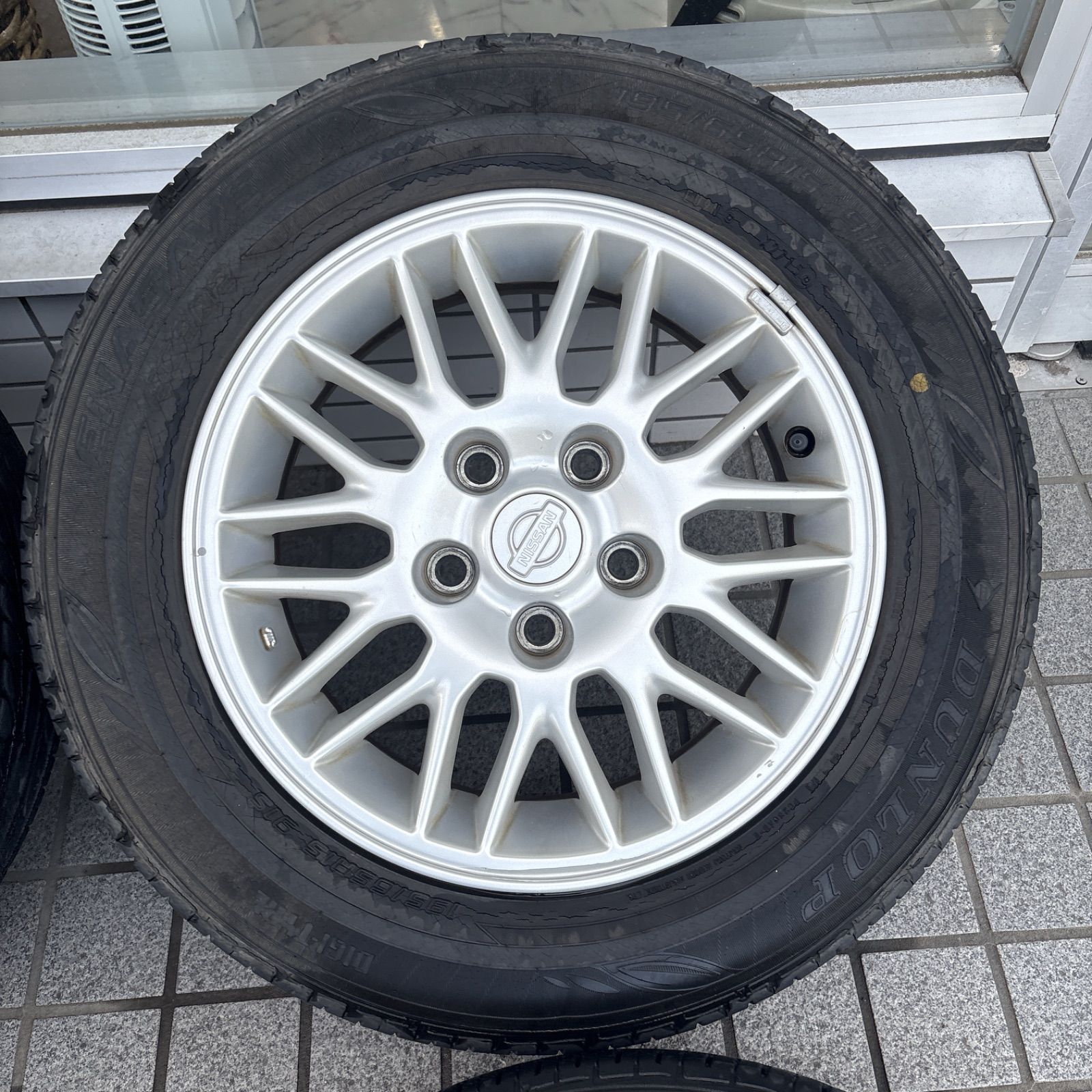 日産 ニッサン c35ローレル純正ホイール タイヤセット 15×6j 195
