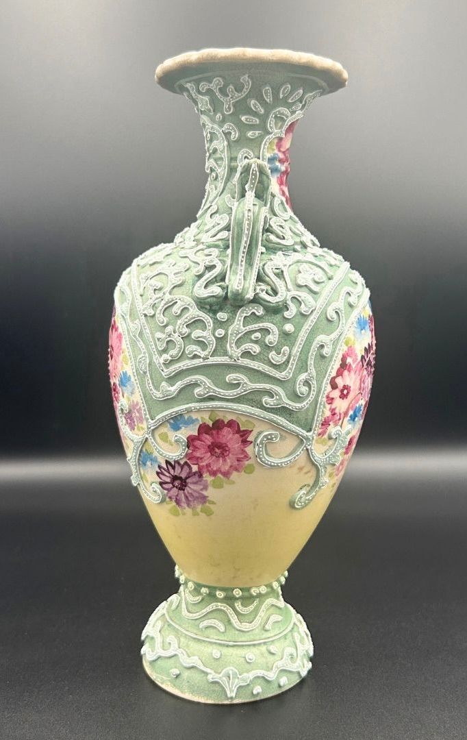 一陳盛上げ 花瓶 27.5cm アンティーク 百花繚乱 豪華 盛上げ 里帰り 明治期 1880年〜1910年頃 F025