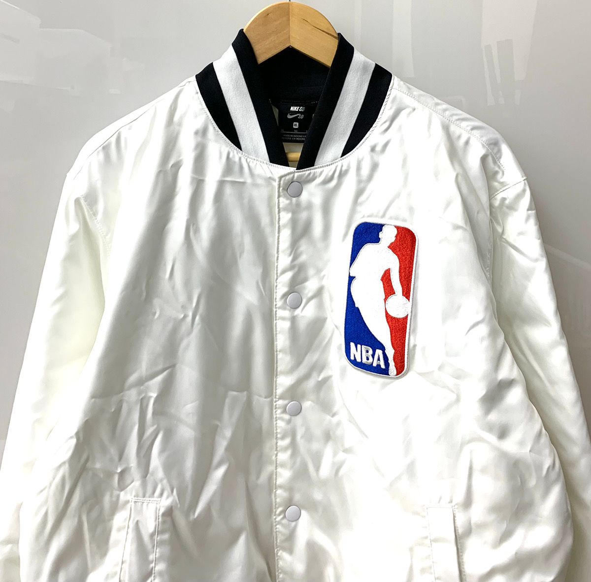 ナイキ NIKE SB NBA スタジャン ナイロンジャケット ジャケット ロゴ 