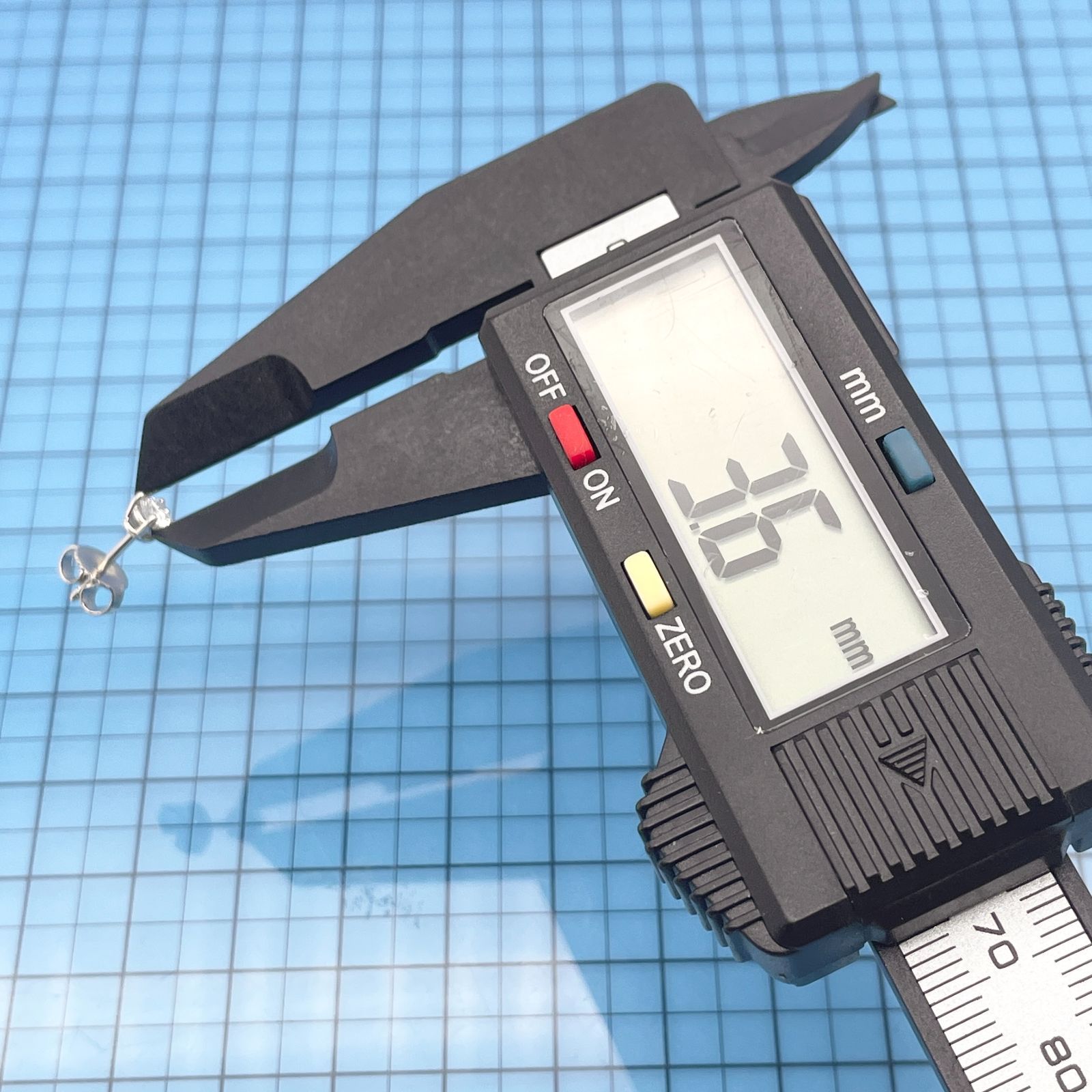 ティファニー ソリティア プラチナ ダイヤモンド ピアス 片耳/24