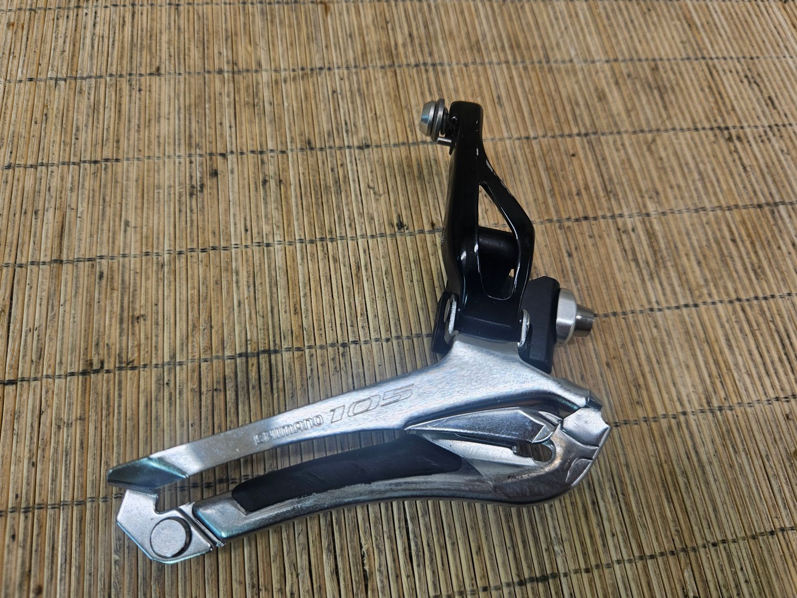 SHIMANO - シマノ SHIMANO 105 ST5800 と105フロントディレイラー♪ シマノ 105 FD-5800-BL バンド34.9mm フロントディレーラー