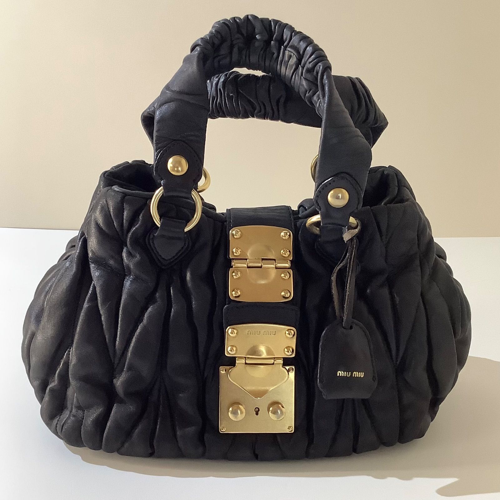 miumiu ミュウミュウ ハンドバッグ マテラッセ ブラック レザー