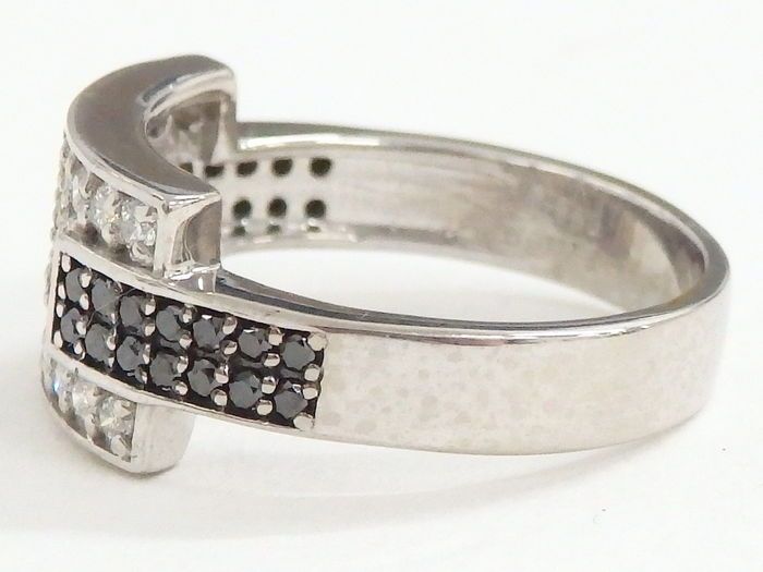 本物ブラックダイヤモンド 25ct K18WG K18WG ブラックダイヤモンド