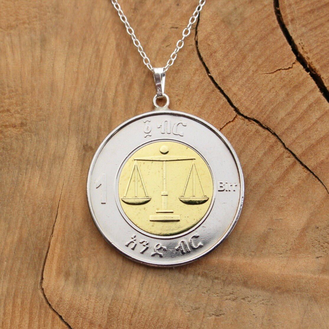 1ブル バイメタル エチオピア コイン ペンダント