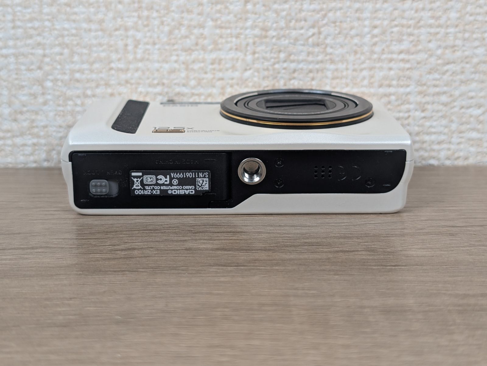 動作良好・すぐ撮影OK！】CASIO EXILIM EX-ZR100 ホワイト フルHD ハイ 