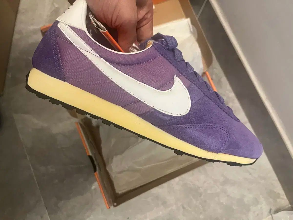 ナイキモンストリオールレーサーパープル 270