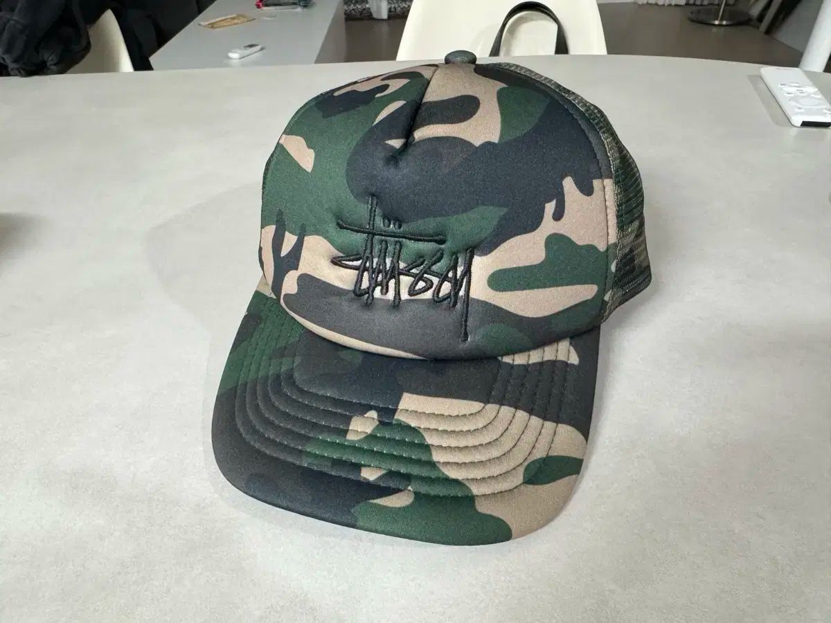 Stussy カモフラージュ トラッカーキャップ Stussy カモフラージュ トラッカーキャップ - メルカリ