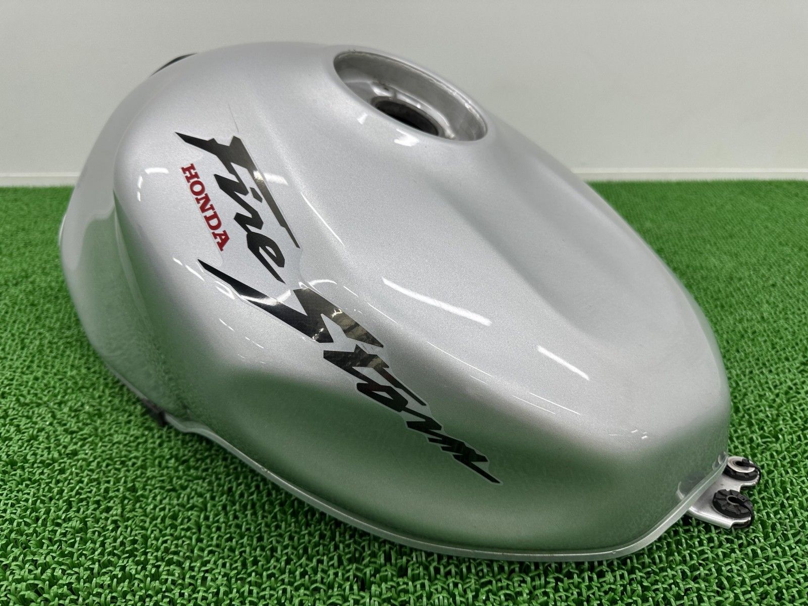 VTR1000F タンク 銀 MBB ホンダ 純正 中古 バイク 部品 SC36 前期