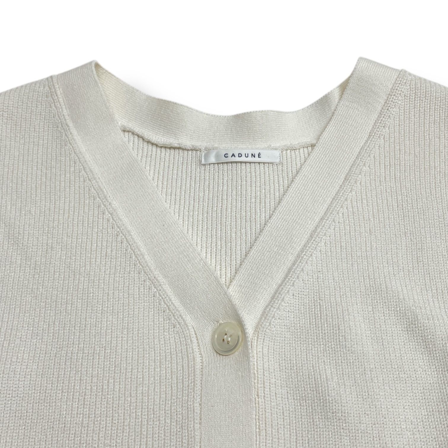 CADUNE カデュネ　ホワイト ベスト ジレ　38 CADUNE カデュネ ホワイト ベスト ジレ 38 - メルカリ