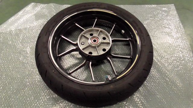 ジグサー250 ED22Y の リアホイール タイヤ付 1759886679