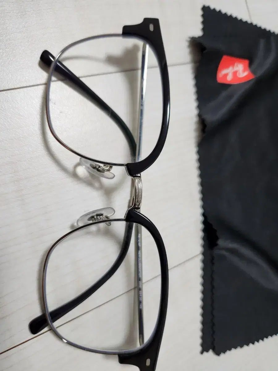 Ray-Ban