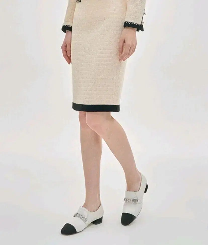 The OBZEE バイ チェーン ローファー シューズ 235