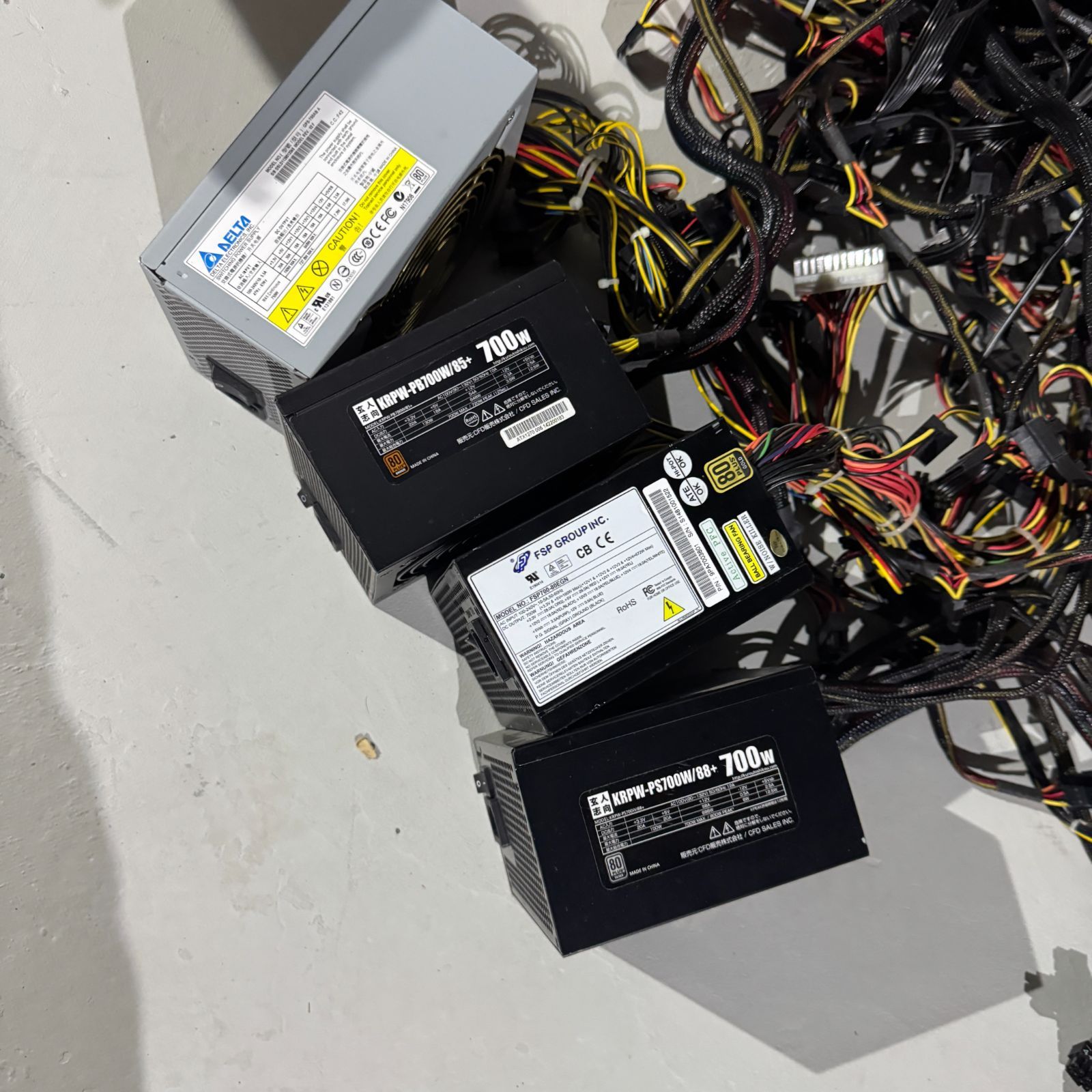 ８ 通電 済 電源ユニット 700W～750W 9個