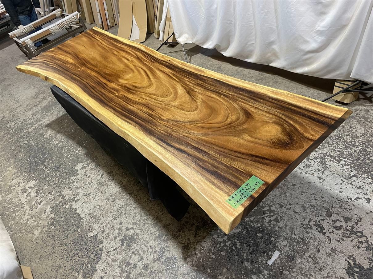 モンキーポッド4054　一枚板無垢 乾燥材　2740ｘ680-900ｘ47mm ウレタン塗装　店舗　キッチン　カウンター　ダイニングテーブル