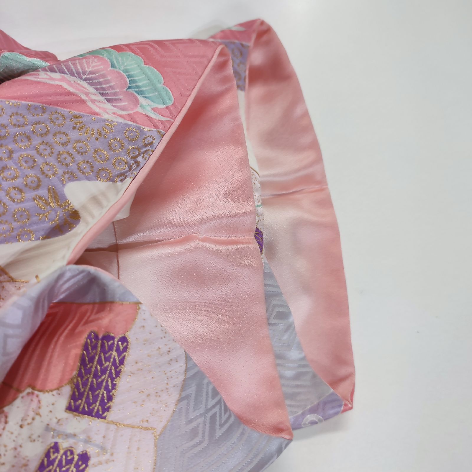 美品　振袖　正絹　綸子　薄ピンク 振袖 正絹 ピンク 綸子 【k0013】 - メルカリ