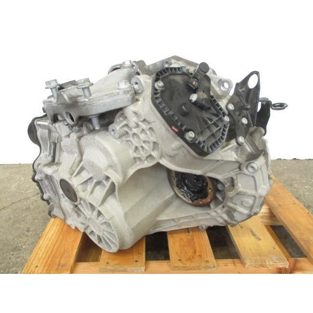 2014年 VW ザ ビートル DBA-16CBZ 7速 オートマチックミッション 195140 4643