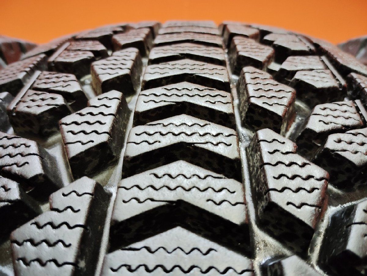 タイヤ走行短 DUNLOP GRANDTREK SJ5 235/80R16 バリ溝 スタッドレス スチールホイール 16インチ 6J6HPCD139.7+35 ランクル ナロー (KTN371) タイヤ走行短 DUNLOP GRANDTREK SJ5 235/80R16 バリ溝 スタッドレス