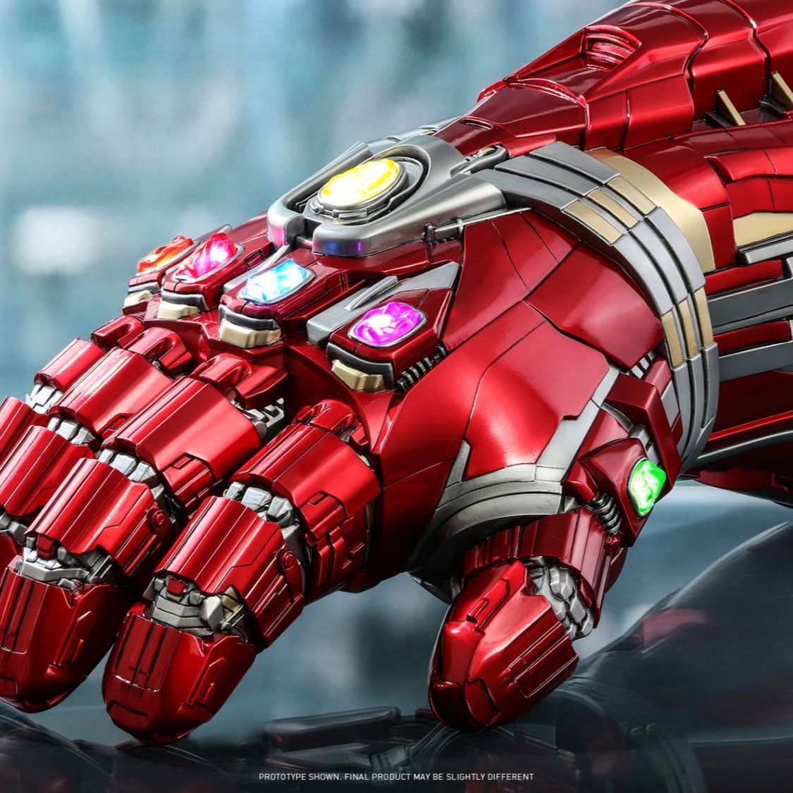 『アベンジャーズ/エンドゲーム』1/1 ナノ・ガントレット ホットトイズ ホットトイズの1／1スケール ナノ・ガントレット。 ネタバレ