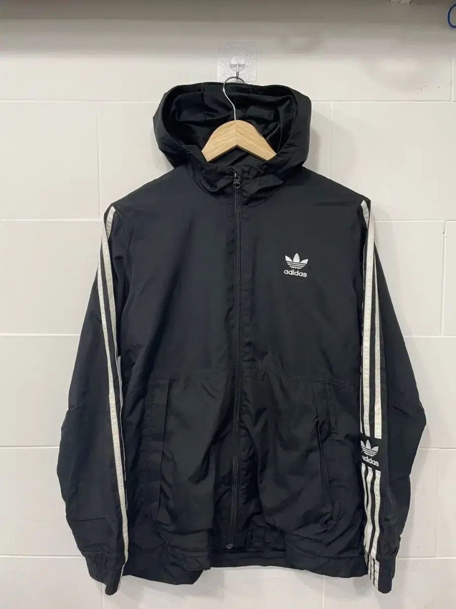 adidas(アディダス) キッズ ウィンドブレーカー