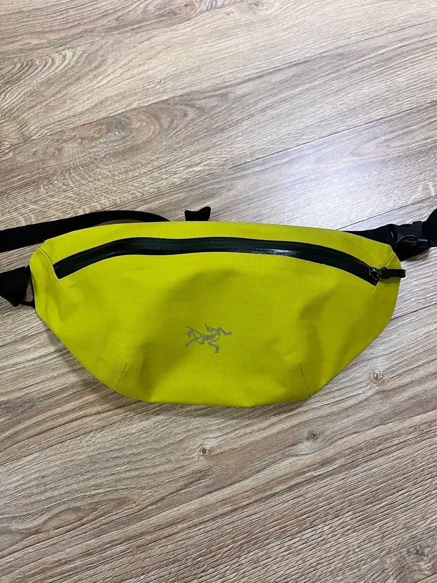 ARC TERYX アークテリクス グランビル クロスボディバッグ