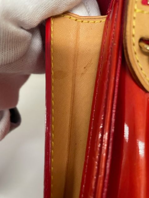 LOUIS VUITTON(ルイ ヴィトン)M91137 モット ショルダーバッグ