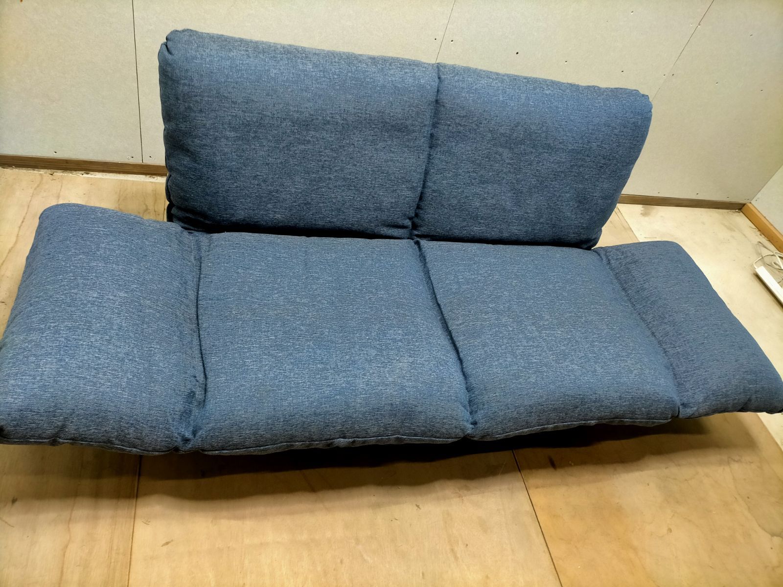 2人掛けソファ　リクライニング　ローソファ　ソファーベッド　250206-1 2人掛けソファ リクライニング ローソファ ソファーベッド 250206-1