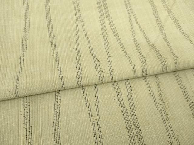 上質な紬 よろけ立涌文