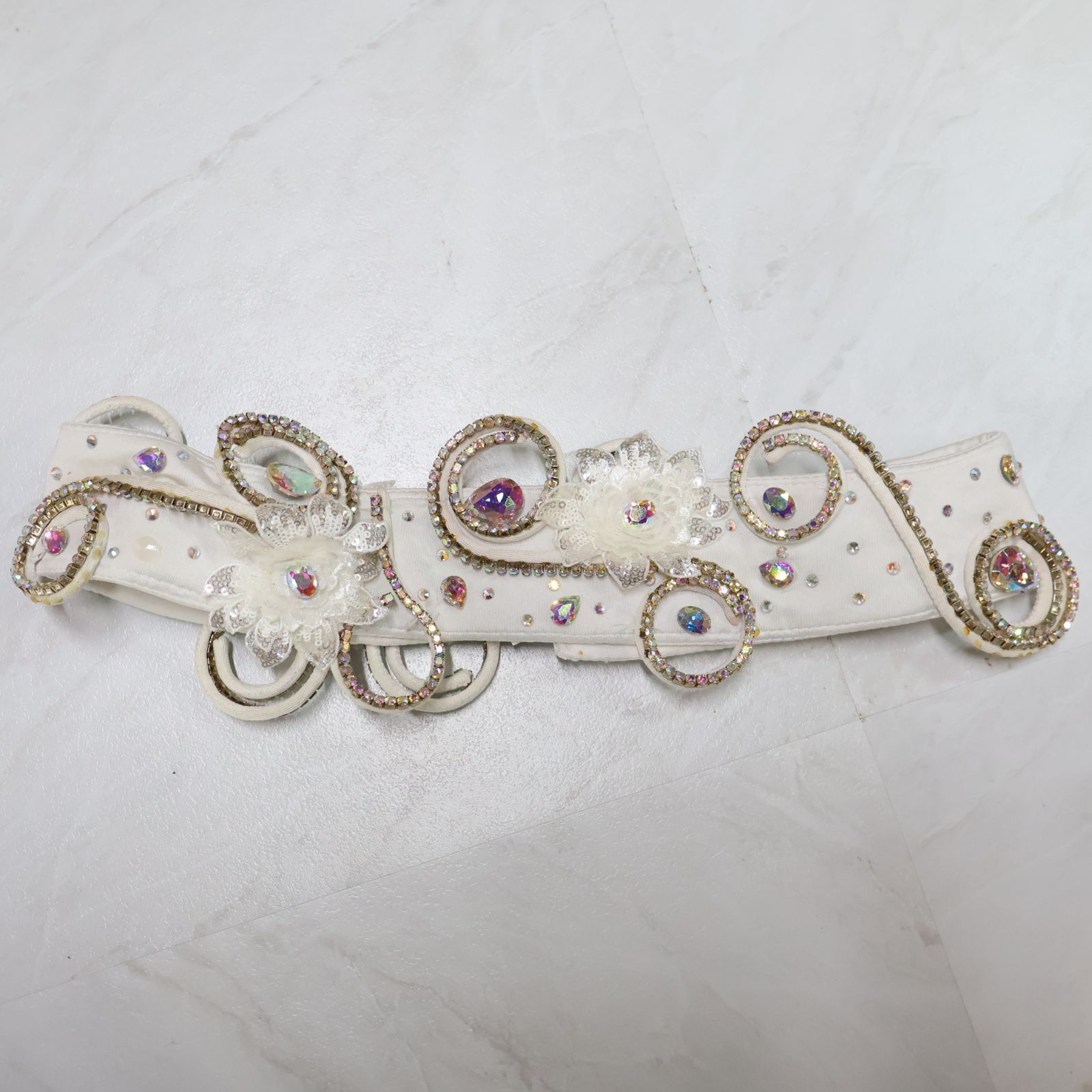 ベリーダンス用 オリエンタル衣装】ホワイト ラインストーン 真っ白