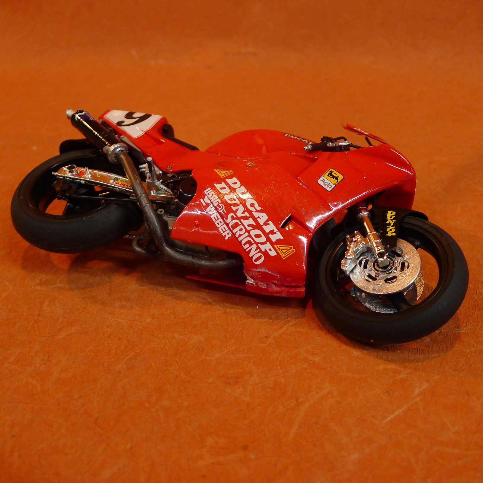 タミヤ 1/12 ドゥカティ888スーパーバイクレーサー完成品 me204