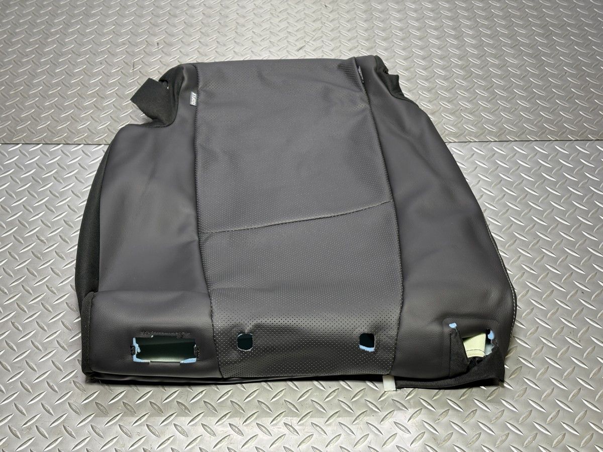 新車外し 150系 ランドクルーザー プラド セパレートタイプ リヤシートバック カバー RH 黒 品番71077-60Q32-C0 23030213