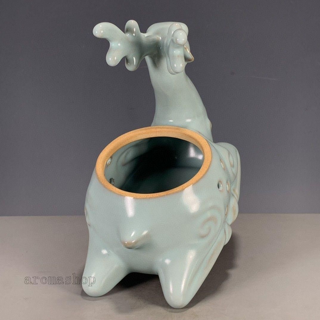 宋汝磁器浮彫り梅鹿薫香炉 香道具 装飾品 現代工芸品 美術品 置物 宋汝磁器浮彫り梅鹿薫香炉 香道具 装飾品 現代工芸品 美術品