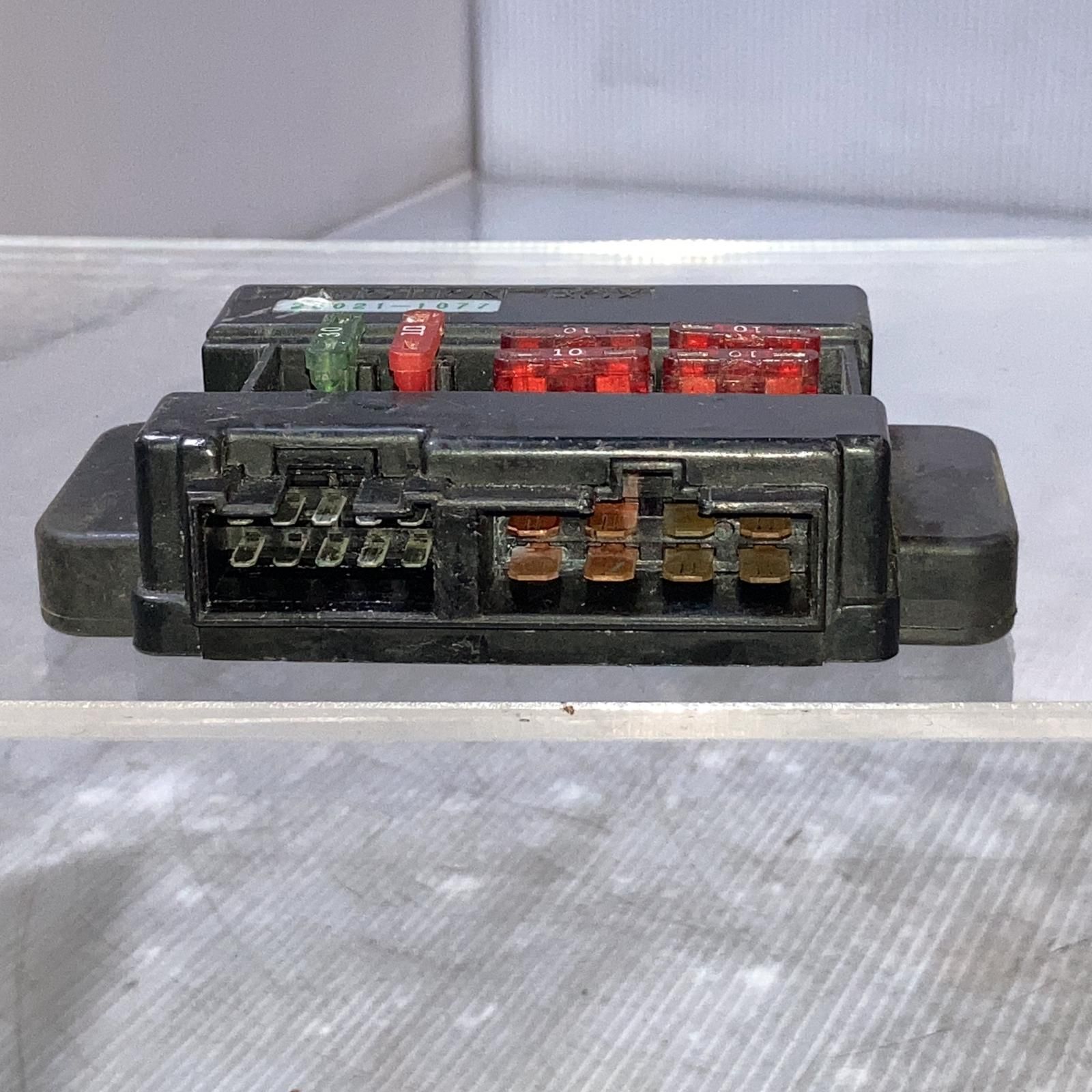 KAWASAKI バリオス250 ヒューズボックス 純正 KAWSAKI (C-24-1023-9-30