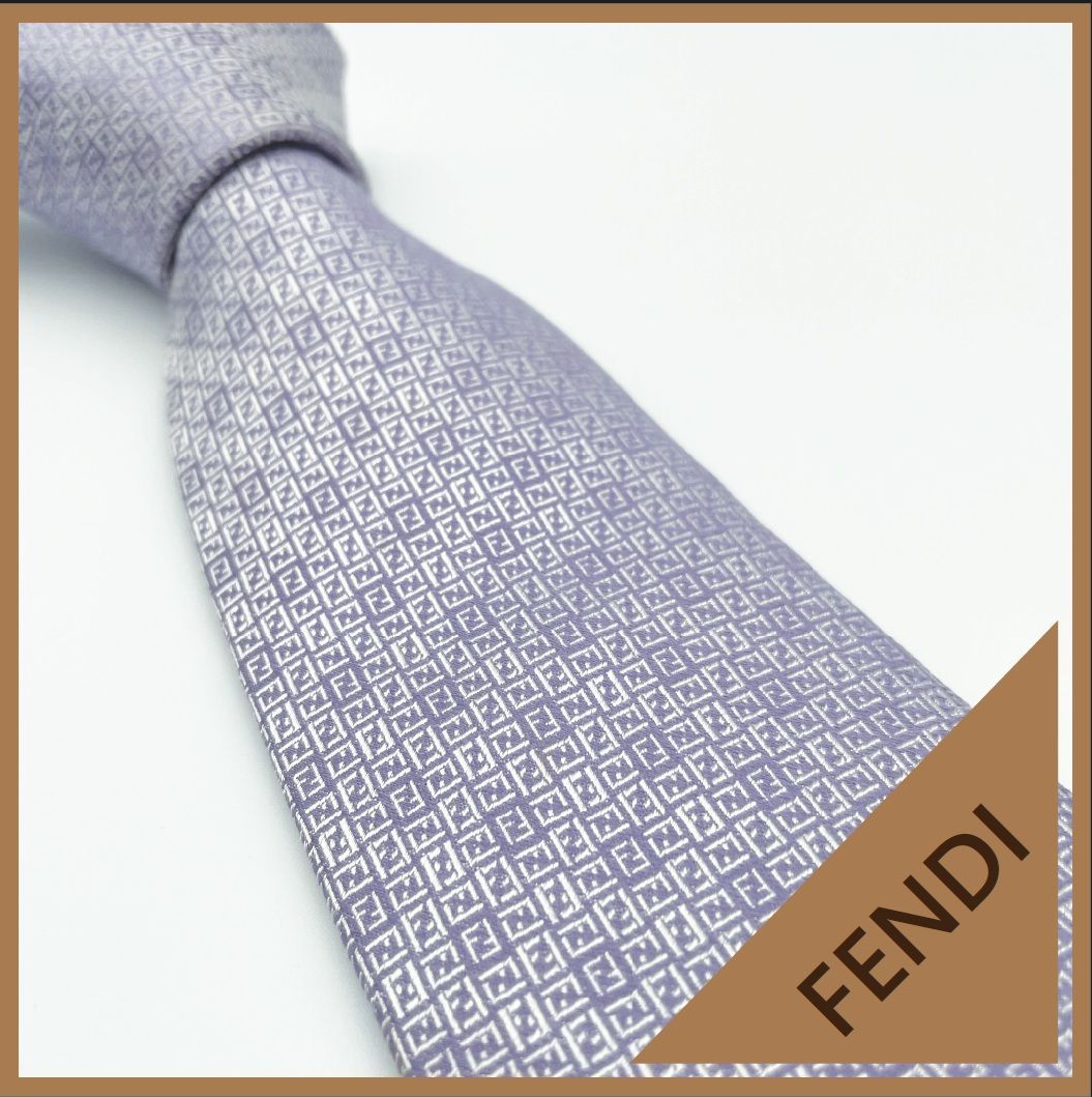 ✱FENDI フェンディ