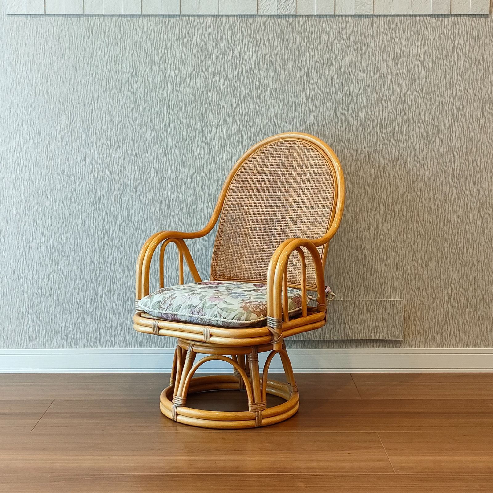 ラタン　ロッキングチェア　回転椅子　曲木椅子　パーソナルチェア ラタン ロッキングチェア 回転椅子 曲木椅子 パーソナルチェア ラタン