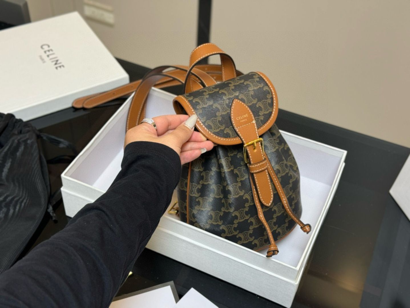 CELINE LE VEAU PUR 香水 ボックス付き Celine] ミニバックパック - 専用ボックス付き | セリーヌ