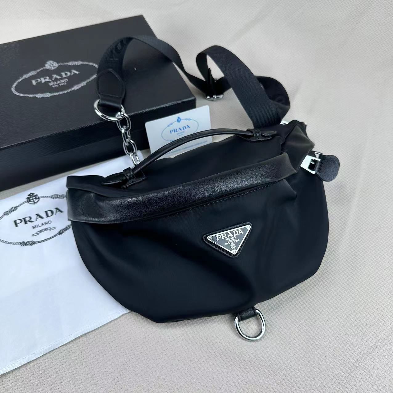 極美品✨PRADA プラダバッグ ウエストポーチ ショルダーバッグ - メルカリ