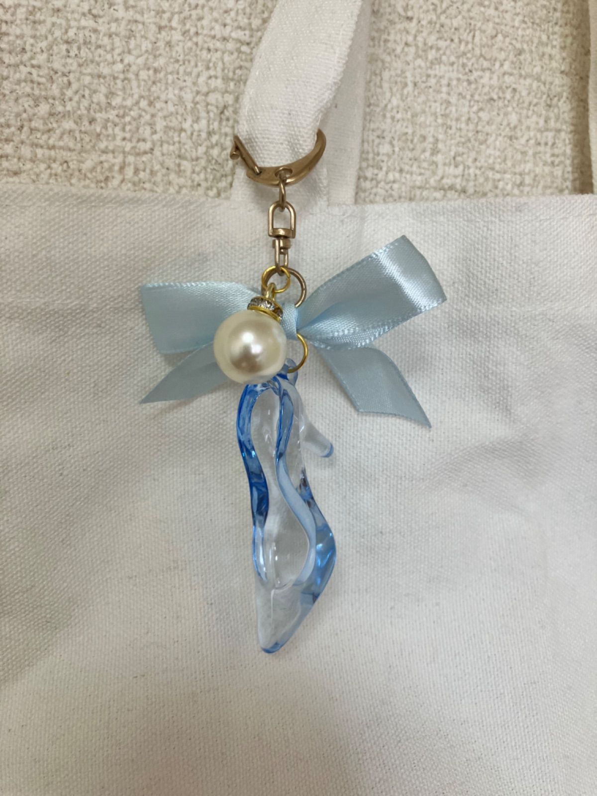 数量限定】シンデレラ💎ガラスの靴 キーホルダー チャーム - メルカリ