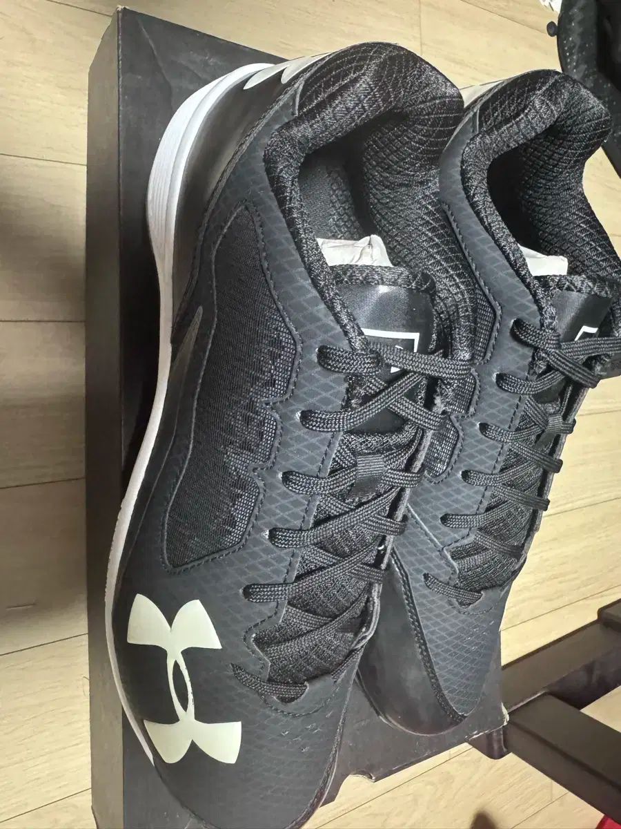 UNDER ARMOUR アンダーアーマー プレイヤーへの支払いについて 野球シューズ 300