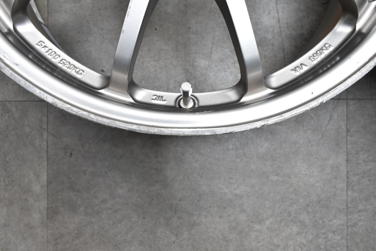 ヴェゼル レヴォーグ