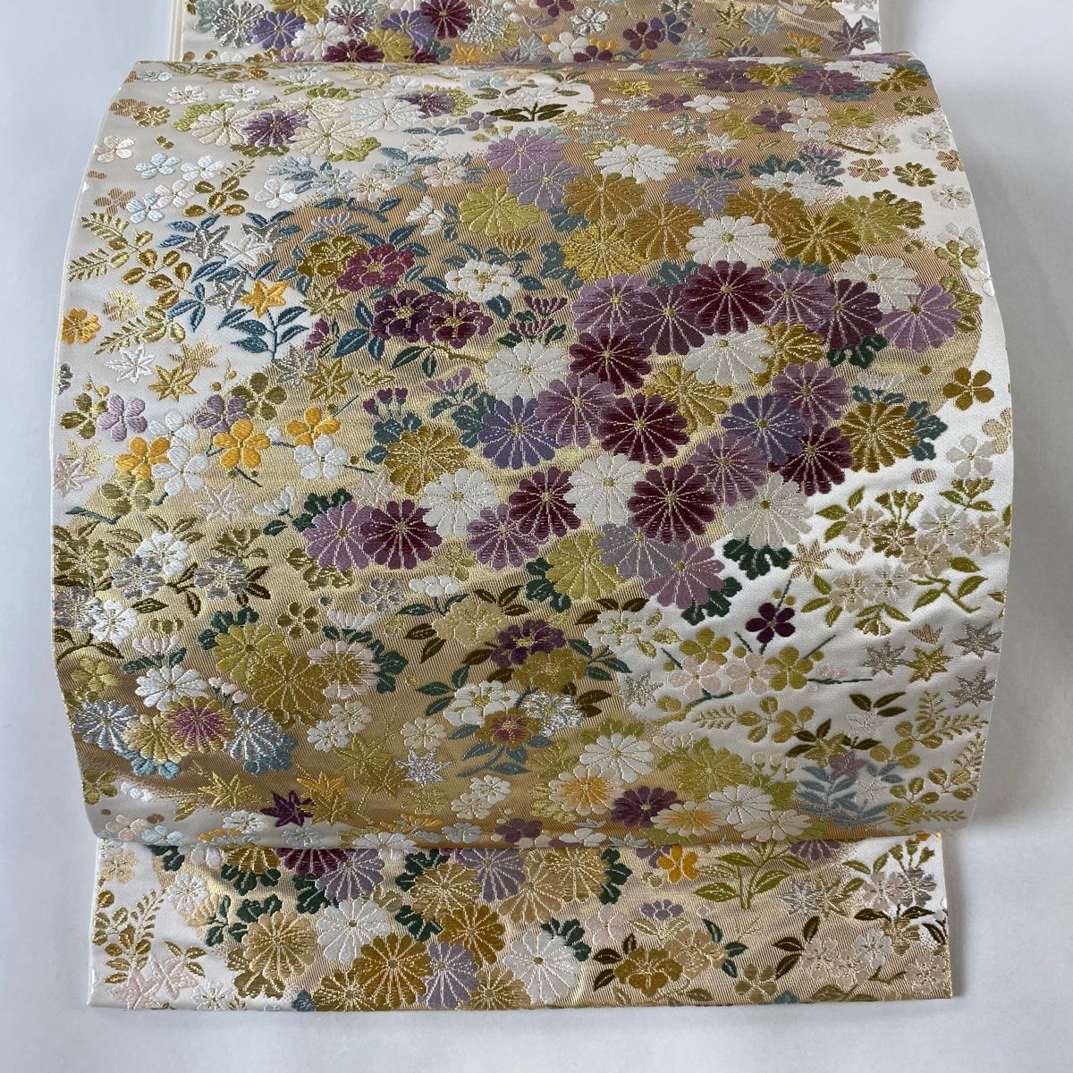 袋帯　金糸／銀糸 菊花刺繍 袋帯 美品 秀品 菊 草花 金銀糸 刺繍 クリーム 六通 正絹 【中古