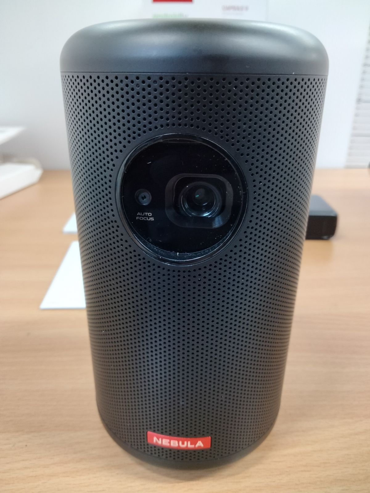 ポータブルプロジェクター