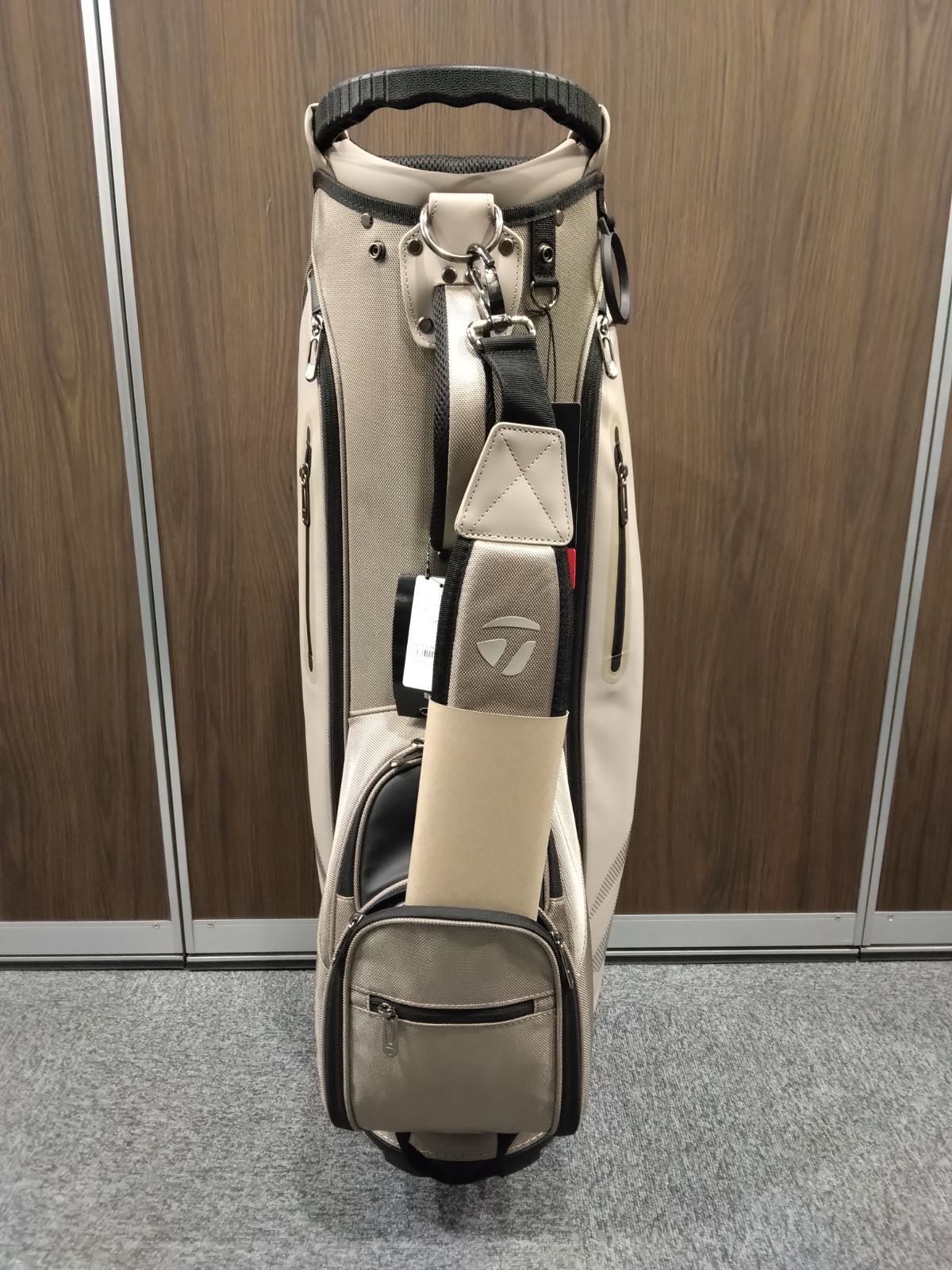 TaylorMade ゴルフバッグ・キャディバッグ　9型 楽天市場】テーラーメイド キャディバッグ 9型 2.9kgの軽量